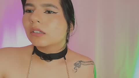 Lili online show from November 24, 2025, 2:28 pm