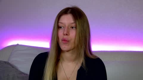 Mia online show from January 28, 2025, 6:27 am