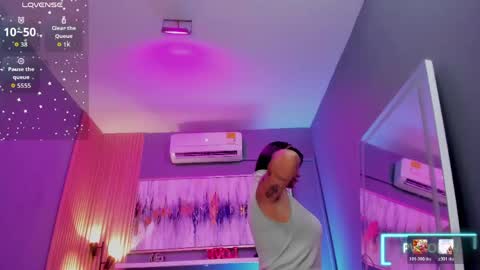 holis soy lily chang no olvides el pulgar arriba es muy importante para mi 3 independent model online show from April 21, 2026, 1:42 am