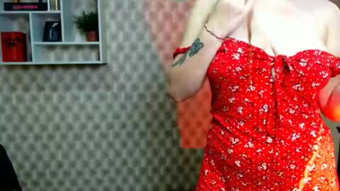 Snapshot of lilianalips chatting on November 28, 2025, 2:20 pm Liliana online show from November 28, 2025, 2:20 pm