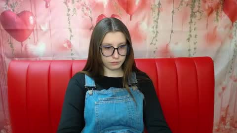 lilianashine online show from April 23, 2026, 5:08 am