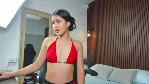 L I L I online show from September 25, 2025, 12:14 am