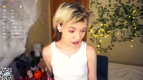 Lilian online show from November 4, 2025, 5:50 am