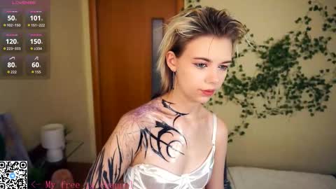 Lilian online show from November 18, 2025, 7:46 am