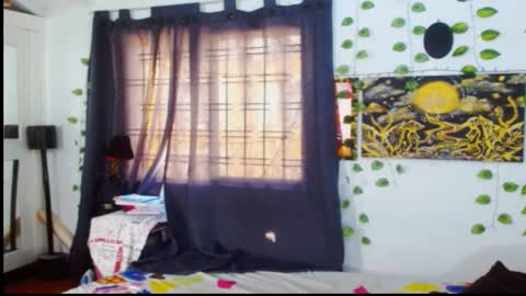 yesica online show from February 4, 2025, 9:20 pm