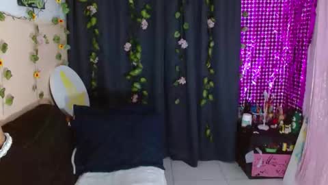 yesica online show from April 7, 2026, 11:48 pm