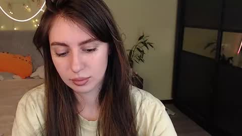 Lilu online show from November 25, 2025, 9:48 pm