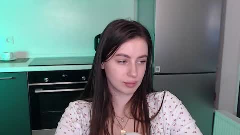 Lilu online show from April 21, 2026, 1:42 am