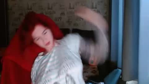 liliawoolf online show from March 4, 2025, 12:01 pm