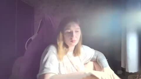 liliawoolf online show from December 14, 2025, 3:17 pm