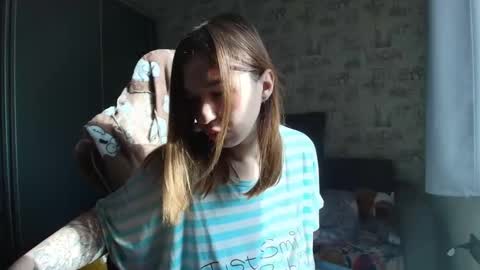 liliawoolf online show from March 24, 2026, 6:40 am