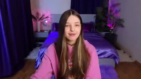 Lili Bakery online show from December 7, 2024, 3:36 am