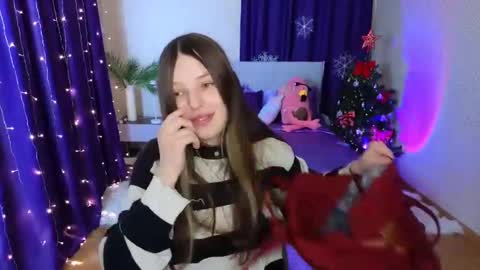 Lili Bakery online show from December 10, 2024, 2:38 am