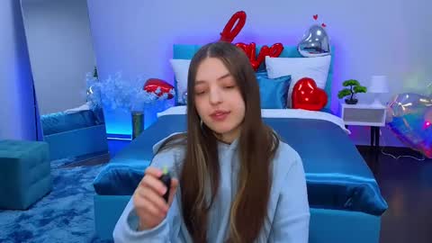 Lili Bakery online show from February 21, 2025, 1:11 am