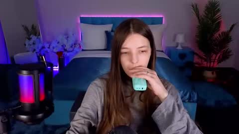 Lili Bakery online show from February 9, 2026, 2:37 am