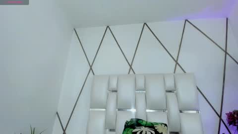 LIli cameron  online show from April 21, 2026, 11:27 am