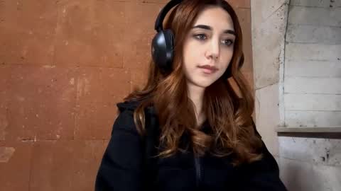 Lina online show from September 13, 2025, 10:09 pm