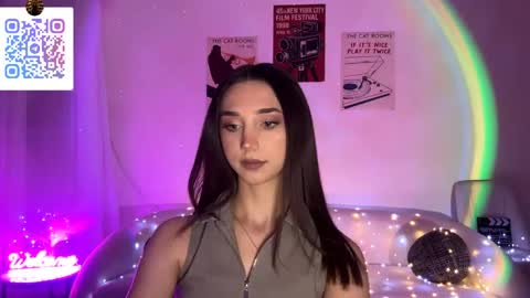 Lina online show from April 16, 2026, 10:12 pm