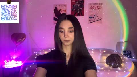 Lina online show from April 21, 2026, 10:23 pm