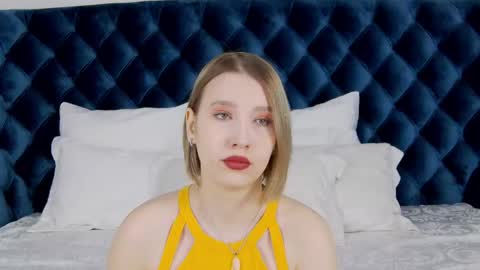 LiliLinn online show from February 21, 2025, 4:40 am