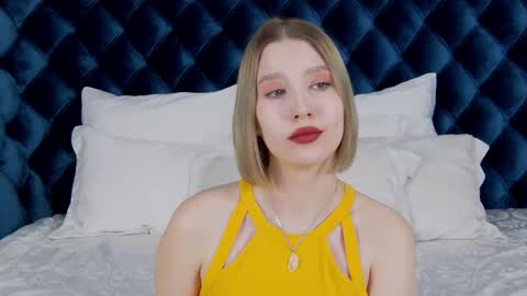 LiliLinn online show from February 21, 2025, 12:06 pm