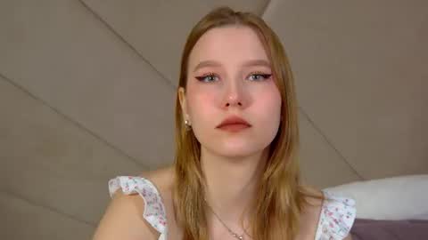 Snapshot of lililinn chatting on June 19, 2026, 4:50 am LiliLinn online show from June 19, 2026, 4:50 am