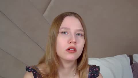 Snapshot of lililinn chatting on July 18, 2026, 4:49 am LiliLinn online show from July 18, 2026, 4:49 am