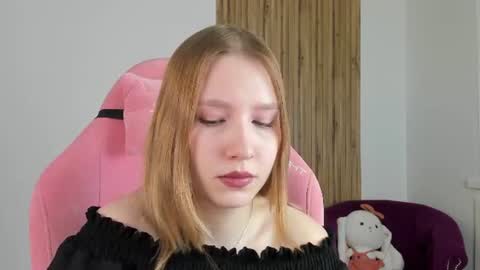 Snapshot of lililinn chatting on August 3, 2026, 4:22 am LiliLinn online show from August 3, 2026, 4:22 am