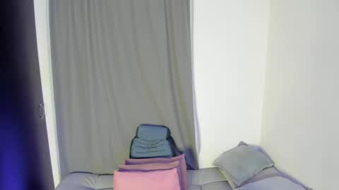 lilirouse online show from September 24, 2025, 9:01 am