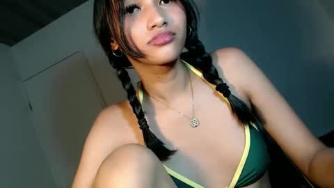 Chloe online show from February 12, 2026, 12:33 pm