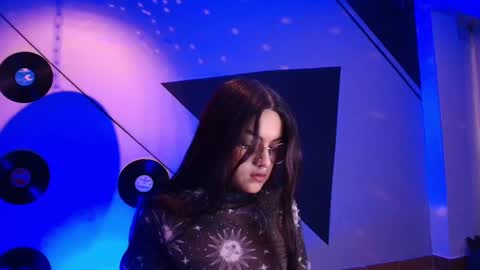 Lilith and Khloe  online show from November 15, 2025, 11:18 am