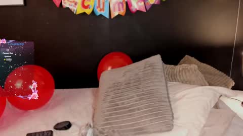 Lili  online show from February 19, 2025, 2:44 pm