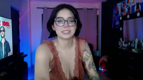 Snapshot of lilith_lennox chatting on May 4, 2026, 12:06 am lilith online show from May 4, 2026, 12:06 am