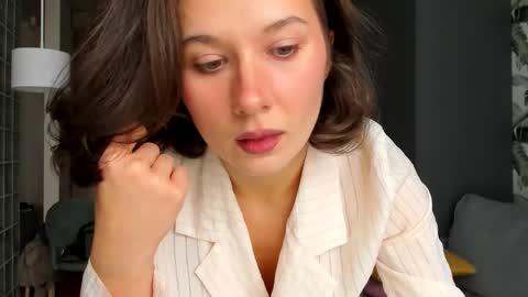 lilith online show from November 17, 2025, 12:44 pm