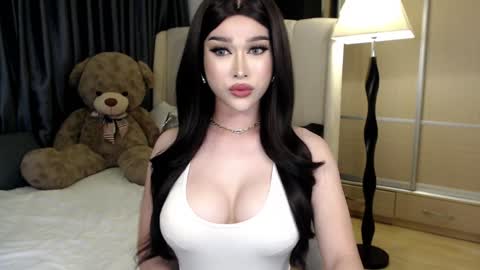 QUEEN LILITH BORBON online show from February 1, 2025, 5:28 am