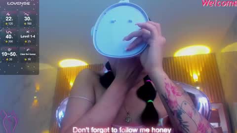 Lilith  online show from March 2, 2025, 4:10 pm