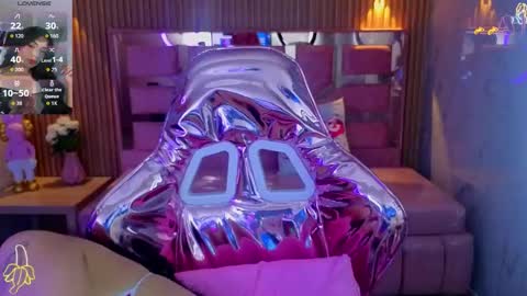 Lilith  online show from October 18, 2025, 5:10 am