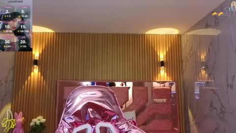 Lilith  online show from October 25, 2025, 3:47 am