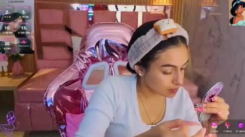 Lilith  online show from November 6, 2025, 3:18 am