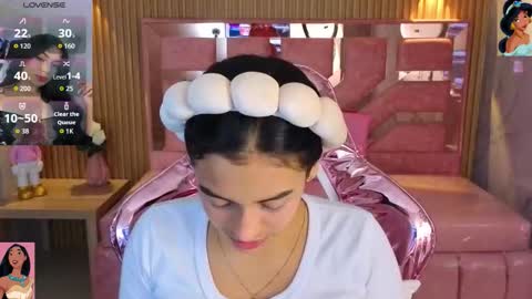 Lilith  online show from November 28, 2025, 3:42 am