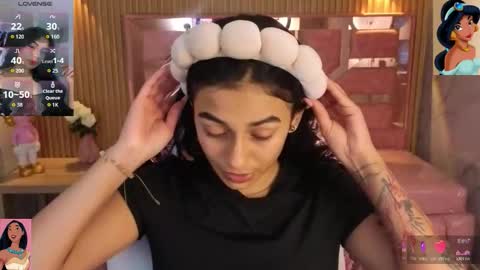 Lilith  online show from November 30, 2025, 4:05 am