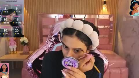 Lilith  online show from December 5, 2025, 4:10 am