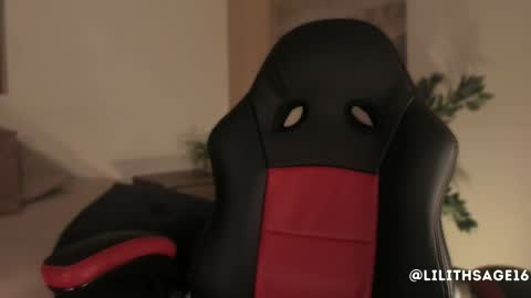 lilith_sage_ online show from October 15, 2025, 11:43 am