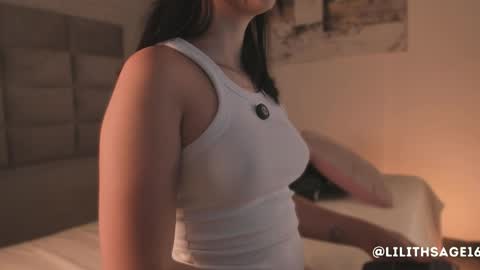 lilith_sage_ online show from April 6, 2026, 7:37 pm