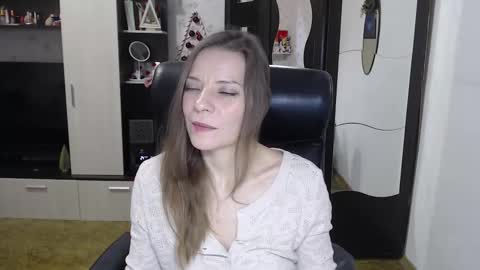 lilith small21 online show from January 11, 2026, 9:14 am