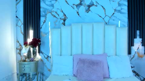 Lilith  online show from December 23, 2025, 5:05 am