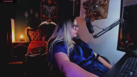 lilithmystic01 online show from February 21, 2025, 3:21 pm