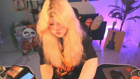 LilithNelson online show from October 25, 2025, 6:35 pm