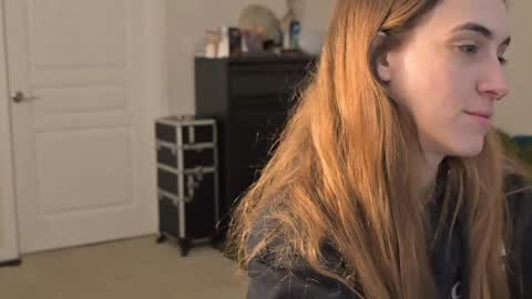 L online show from December 20, 2024, 8:01 pm