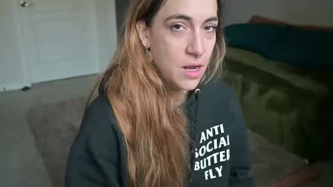 L online show from February 22, 2025, 2:41 pm